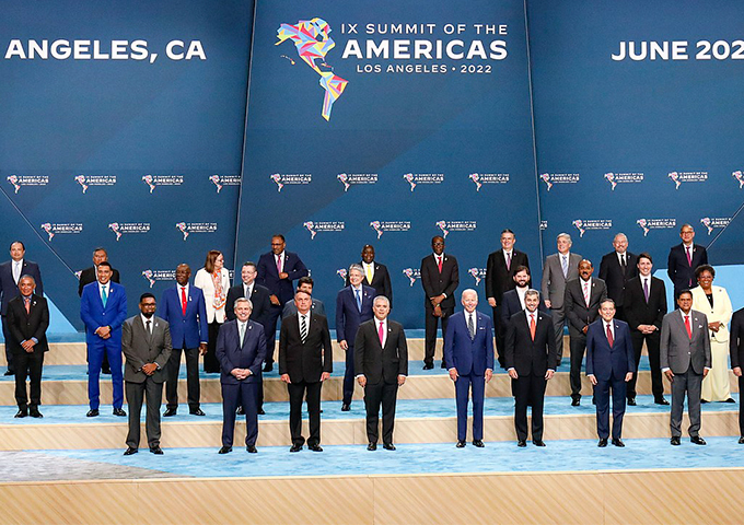 Foto Oficial IX Cumbre de las Américas - De Palácio do Planalto from Brasilia, Brasil -  CC BY 2.0