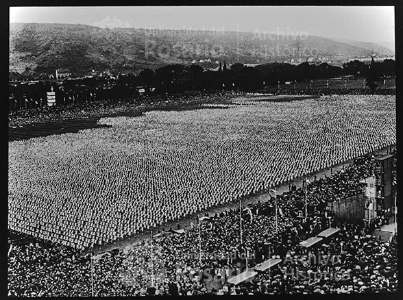 Esta fotografía, cuyo contenido es totalmente inconexo del resto de las placas que muestran lugares y personas de Suramérica, nos da la idea que el dueño de esta colección fotográfica podía ser un coleccionista que recopilaba imágenes de distintos parajes del mundo.