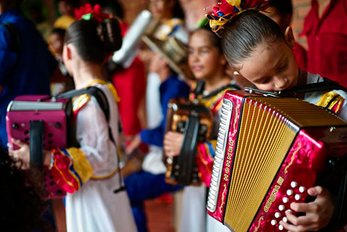 Vive Colombia - Actividad taller concierto de música Colombiana