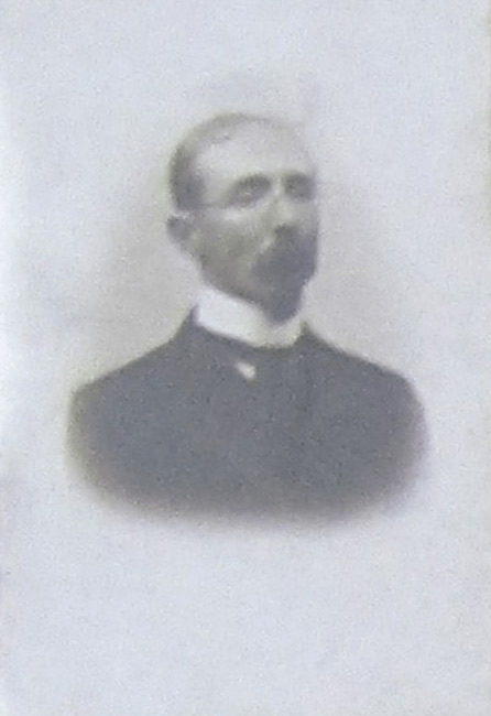 Dr. D. Hernando Holguín y Caro